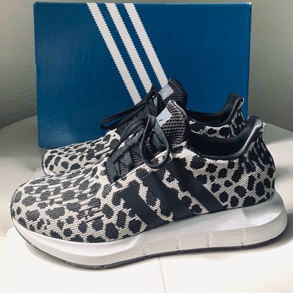 NWT Adidas Run Swift in Leopard Knit Sneaker - Picture 2 of 4